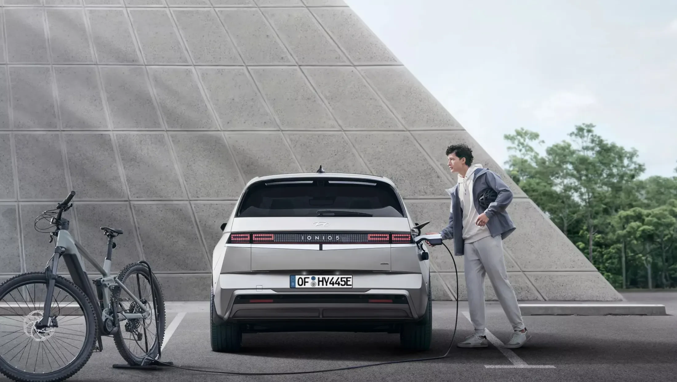 Hyundai IONIQ 5 back