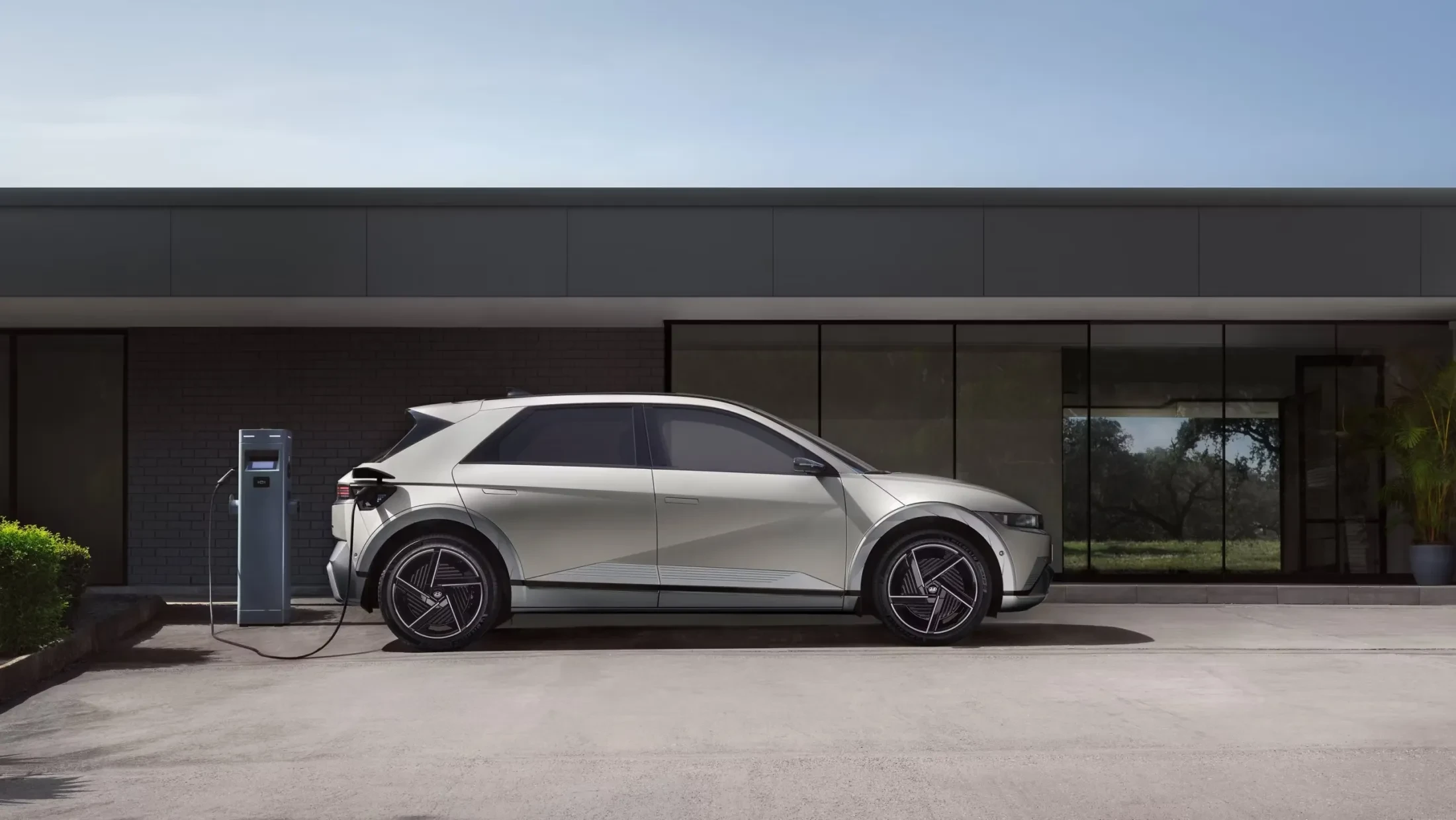 Hyundai IONIQ 5 zijkant